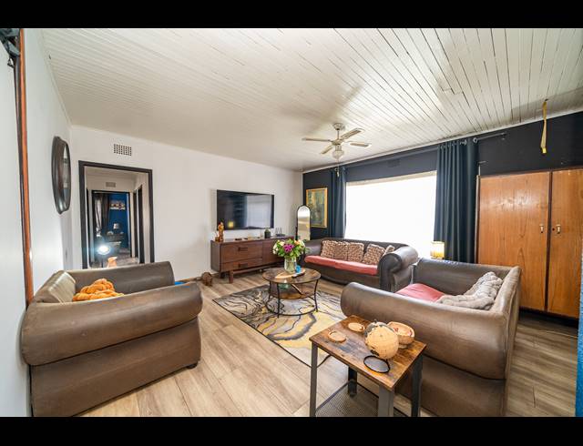 3 BEDROOM FREESTANDING FOR SALE IN MINNEBRON